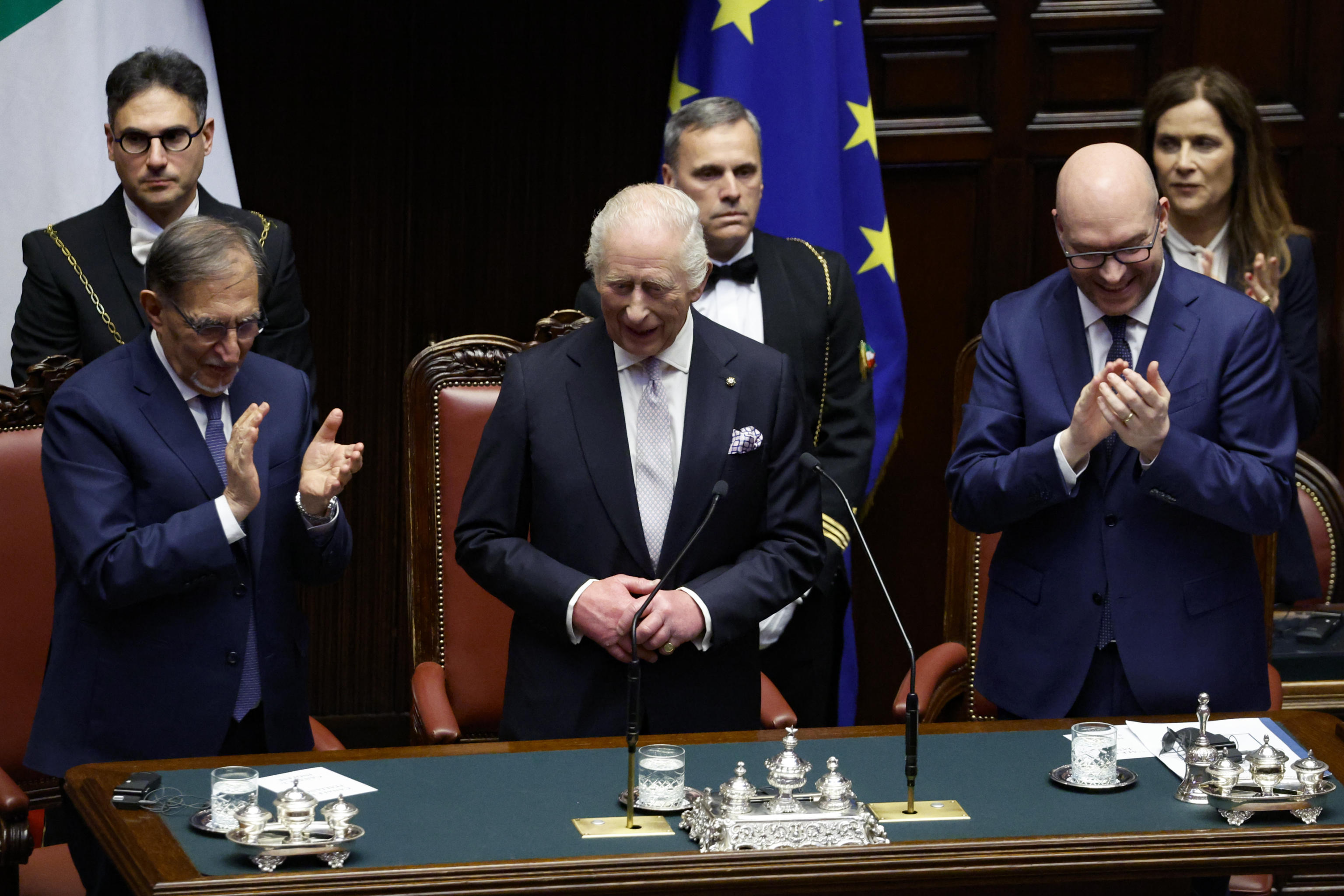 ++ Re Carlo, mi impegnerò per rafforzare nostra amicizia ++