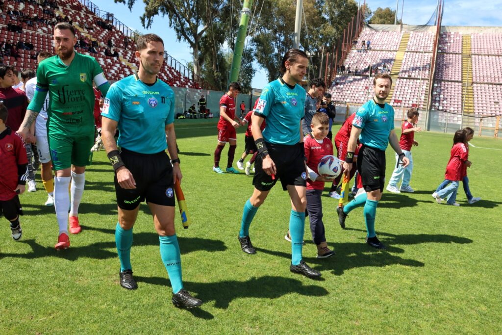 Reggina-Castrumfavara arbitri serie d