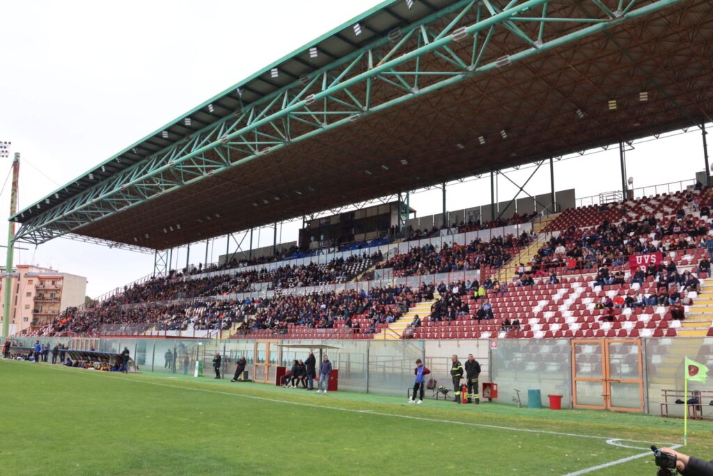 Reggina-Nissa tribuna granillo tifosi
