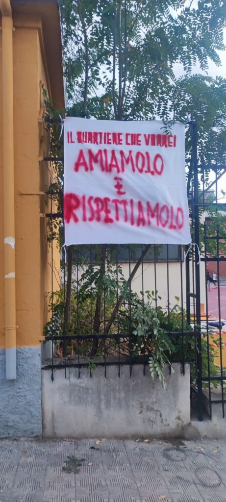 Striscioni di protesta del quartiere santa caterina