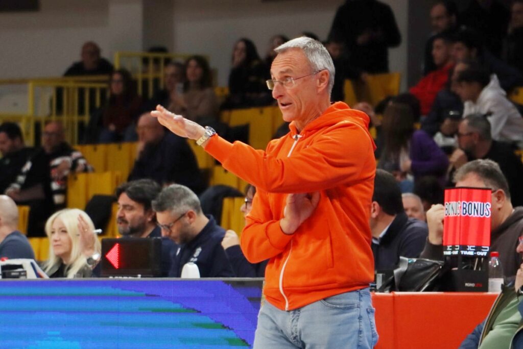 Coach Giulio Cadeo