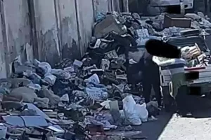 abbandono rifiuti in strada