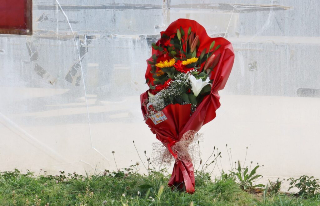 deposizione fiori di Barillà. prima di Reggina-Castrumfavara, in onore di Michele Punturieri
