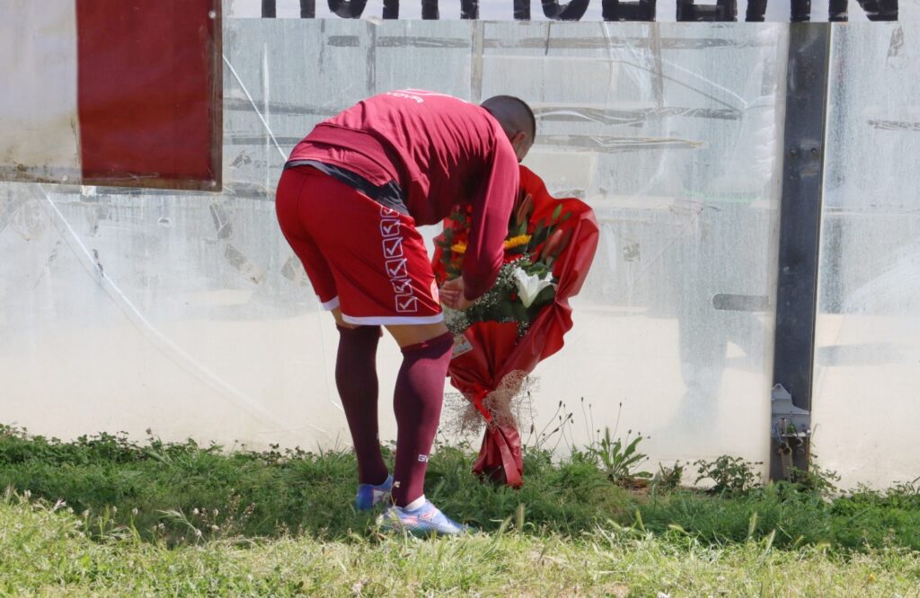 deposizione fiori di Barillà. prima di Reggina-Castrumfavara, in onore di Michele Punturieri