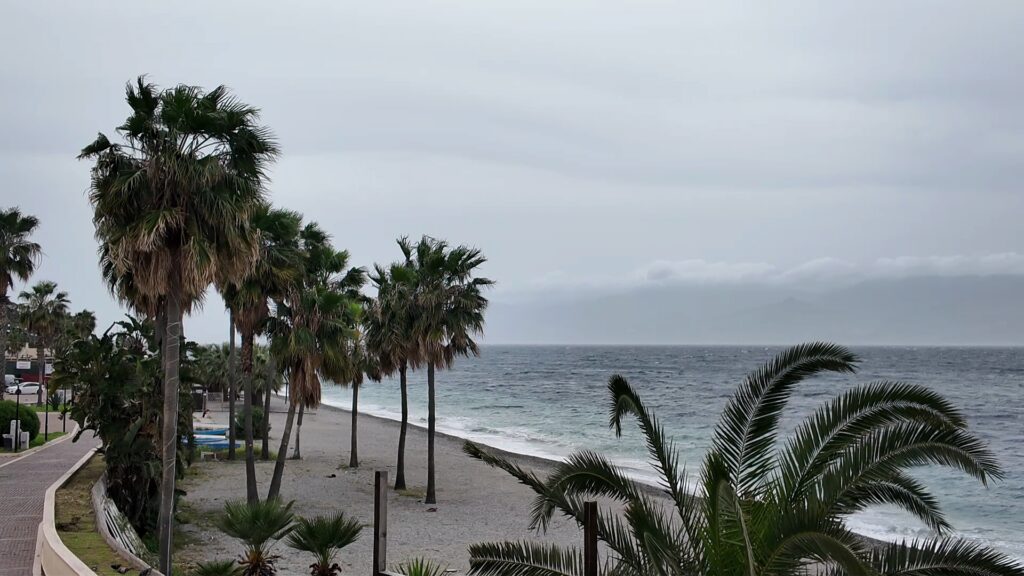 forte vento scirocco reggio calabria