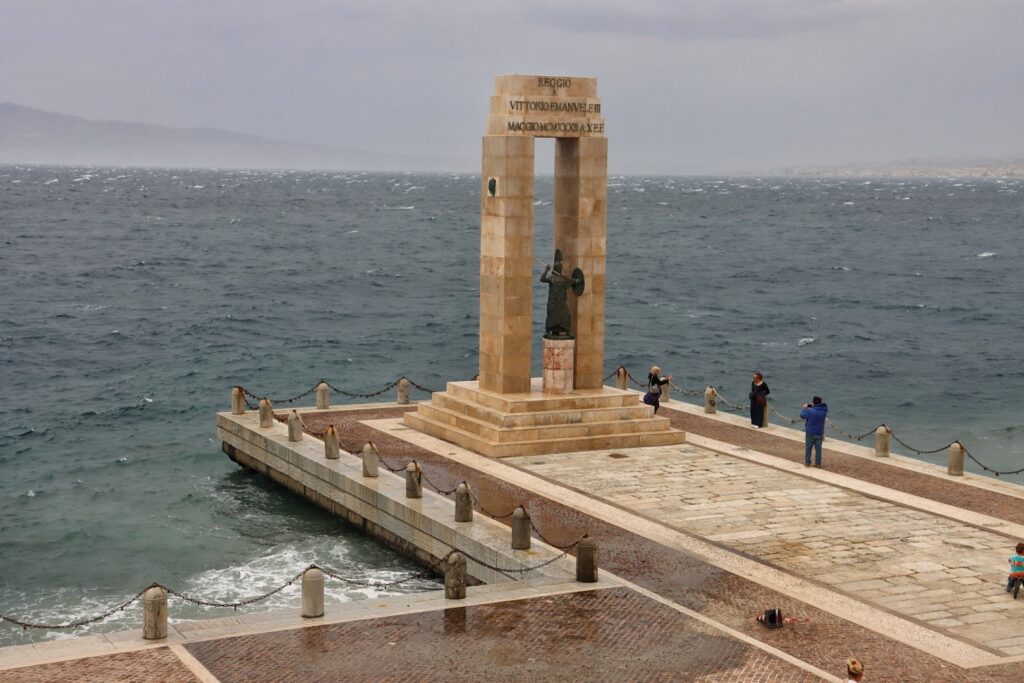 forte vento scirocco reggio calabria