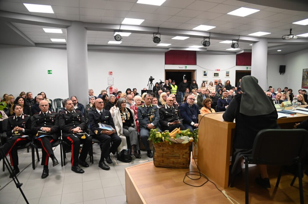 foto convegno La solitudine dei giovani nell’era digitale tra connessione virtuale e isolamento reale