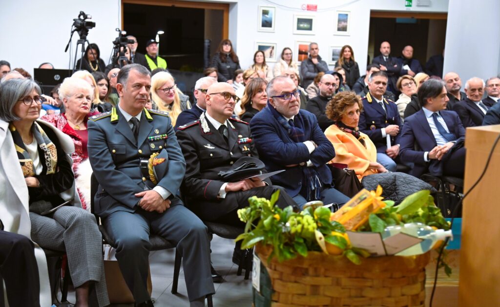 foto convegno La solitudine dei giovani nell’era digitale tra connessione virtuale e isolamento reale