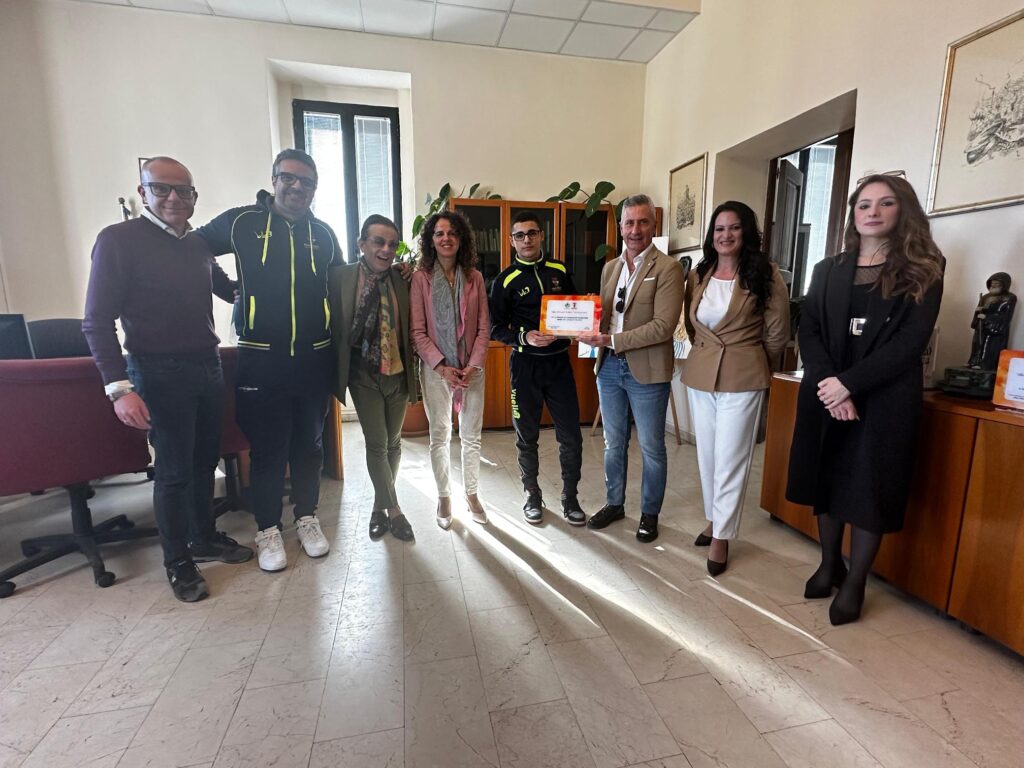 il sindaco di taurianova premia giovani del volley