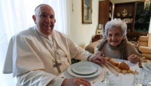 papa francesco e la cugina