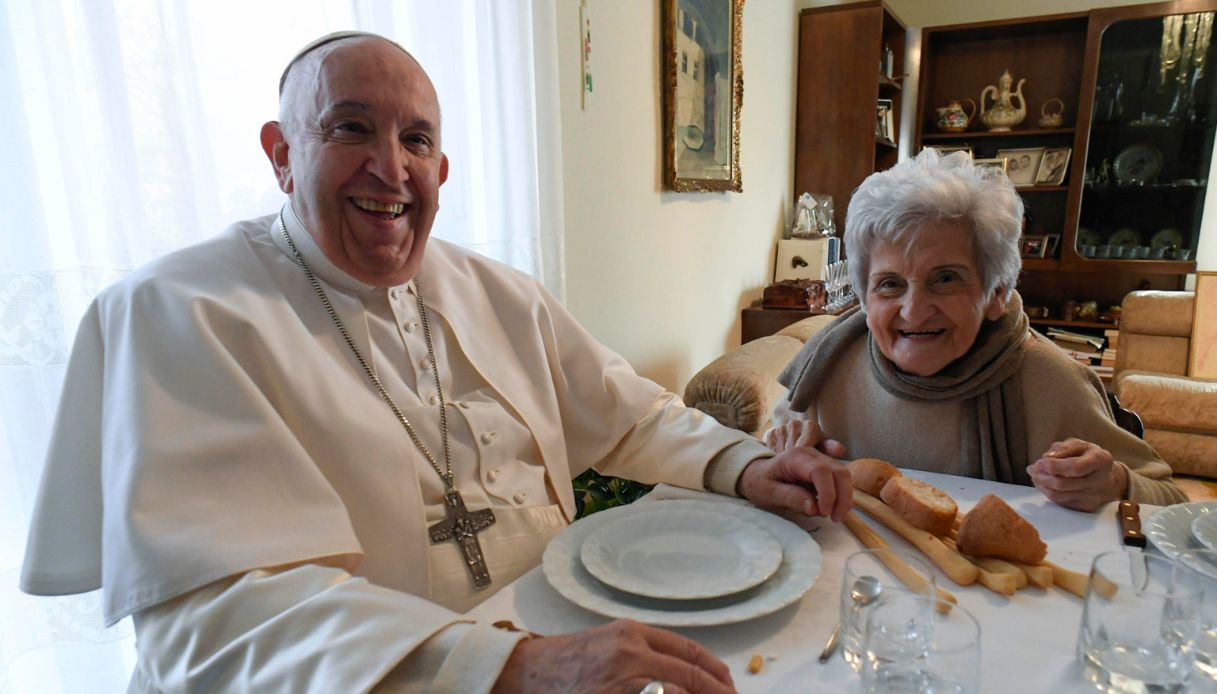 papa francesco e la cugina