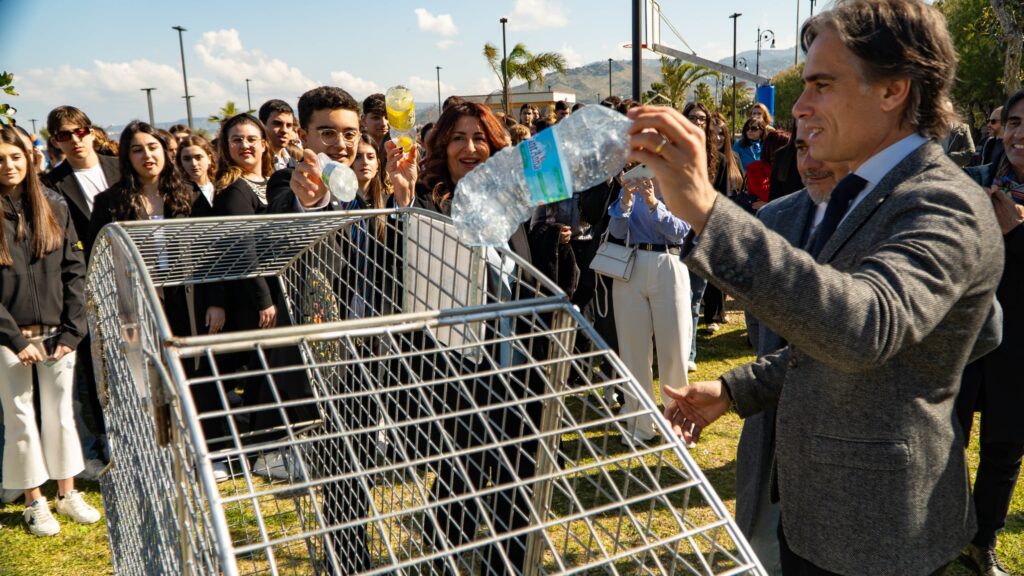 pesce mangiaplastica reggio calabria