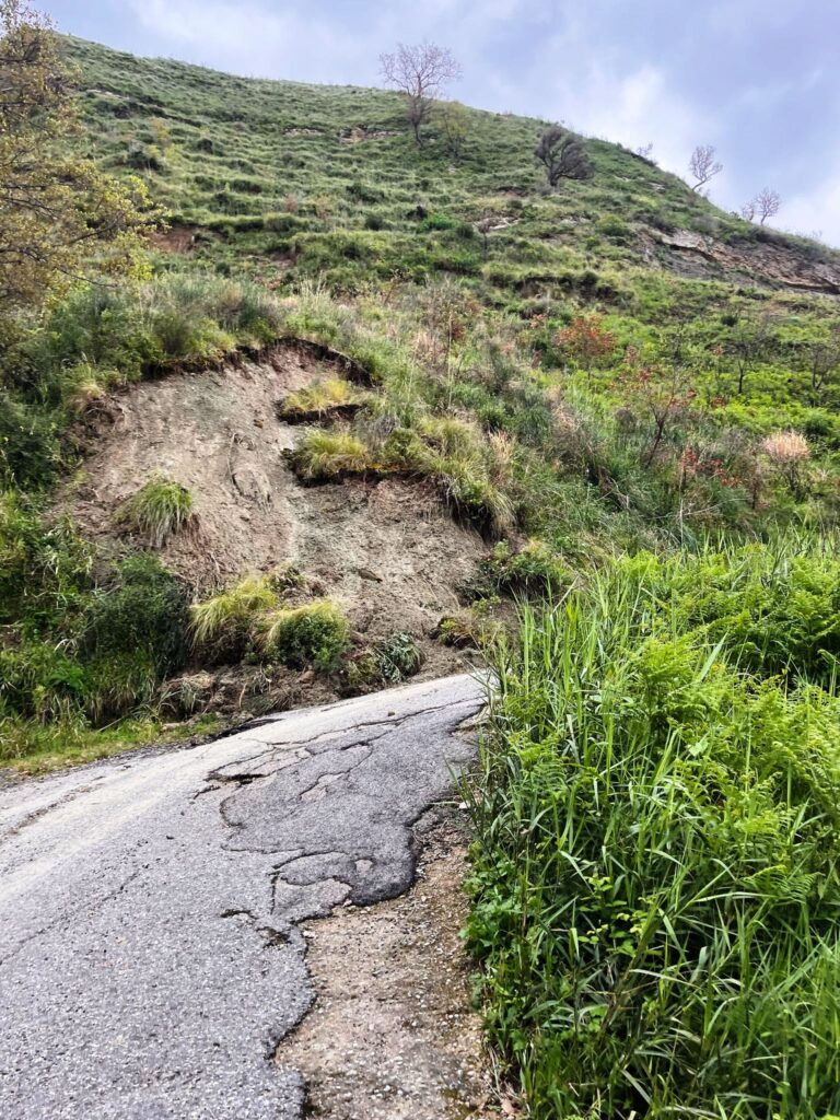 strada per limbone frana