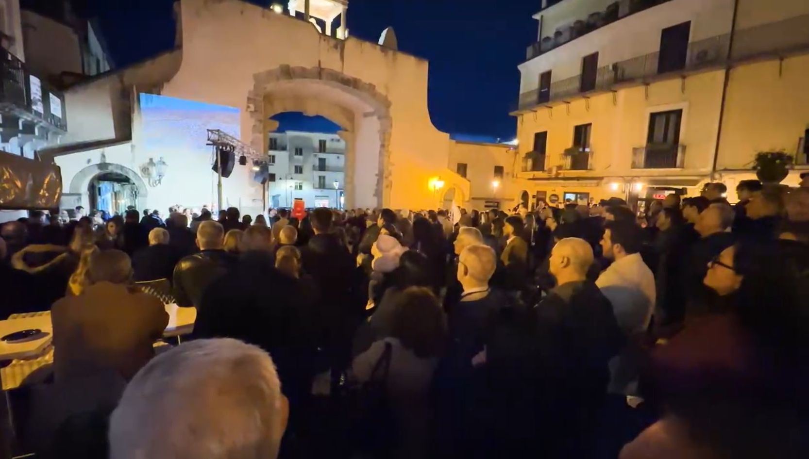 uscita pubblica graziano di natale piazza del popolo paola