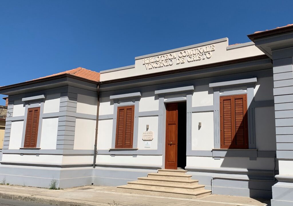 Biblioteca comunale Vincenzo De Cristo