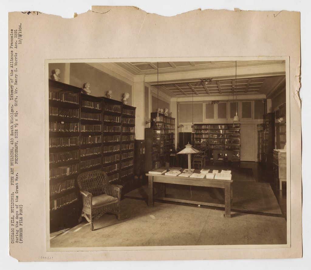 ChicagoHistoryMuseum.Alliance_Francaise_library_1917.386423