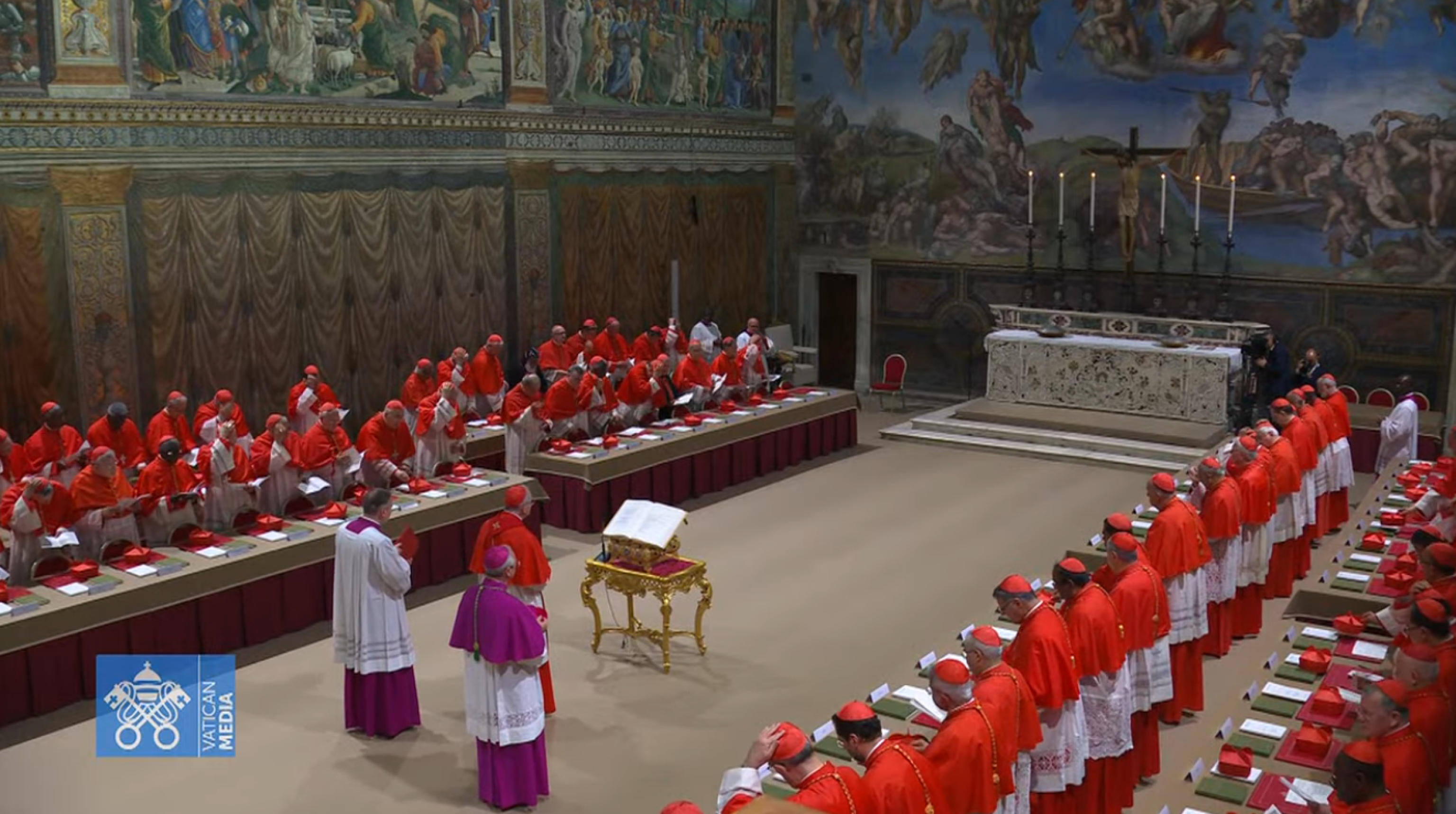 Conclave: i cardinali nella Sistina giurano fedeltà e segretezza