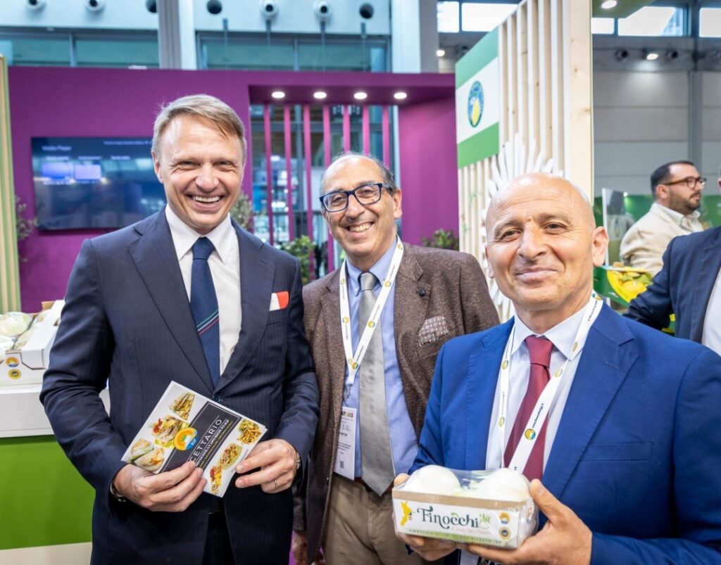 Finocchio Isola Capo Rizzuto Ministro Lollobrigida