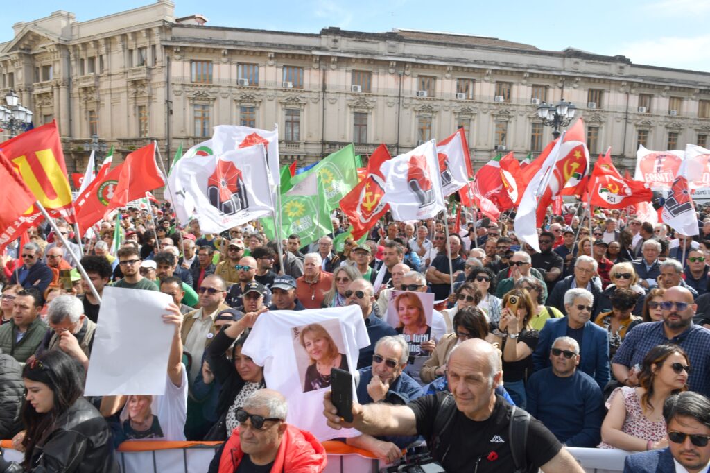 Manifestazione calabria alza la testa
