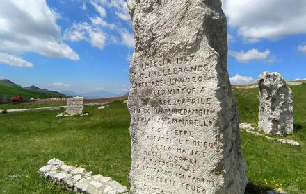 Memoriale di Portella della Ginestra a Piana degli Albanesi