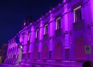 Palazzo San Giorgio si illumina di Magenta