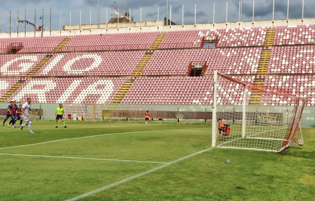 Reggina-Vibonese rigore Barillà