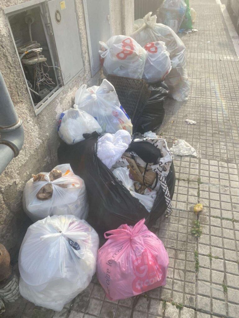 Spazzatura dietro campo Ciccarello