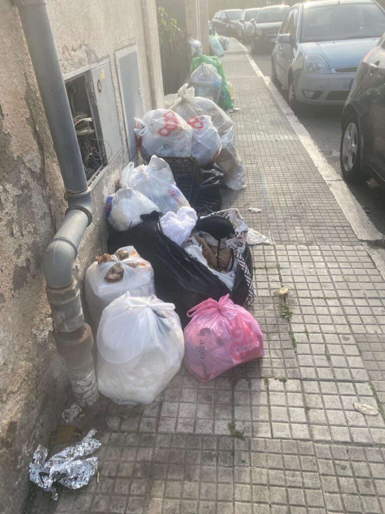 Spazzatura dietro campo Ciccarello