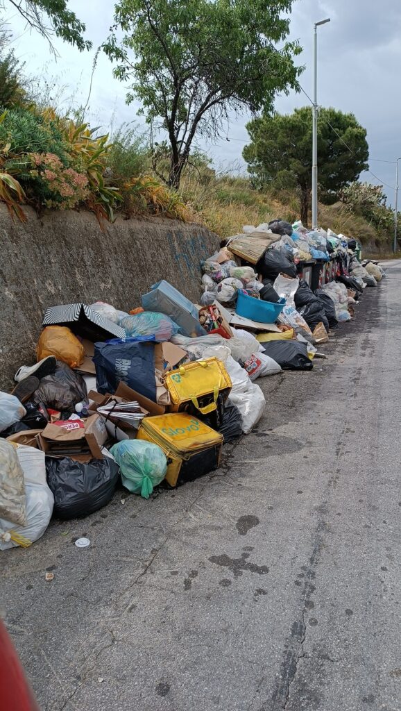 Spazzatura periferia Reggio Calabria