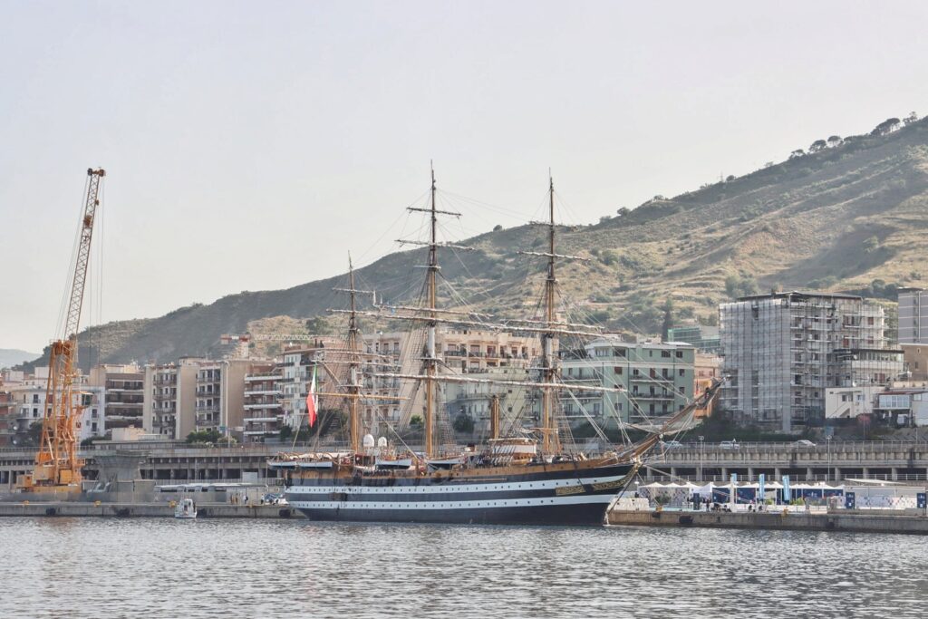 amerigo vespucci al porto di reggio calabria