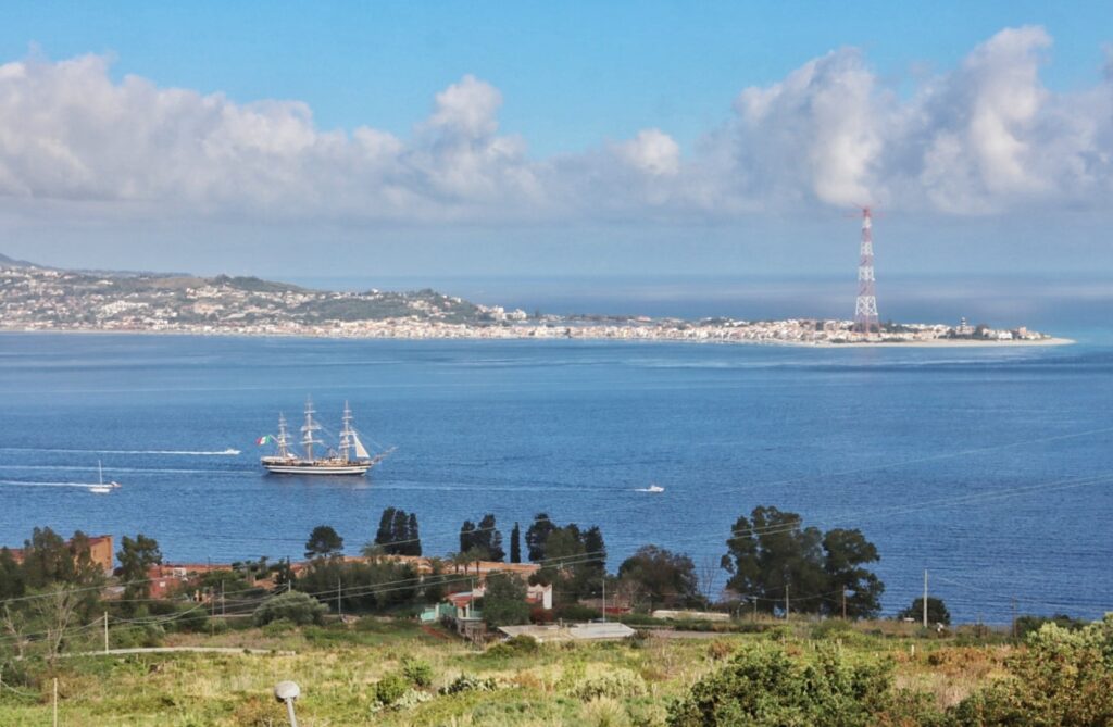 amerigo vespucci saluta lo stretto