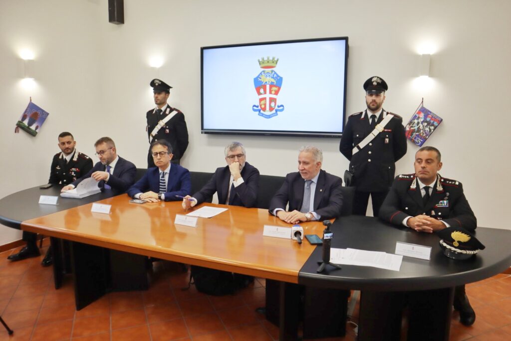 arresti carabinieri blitz cosca labate