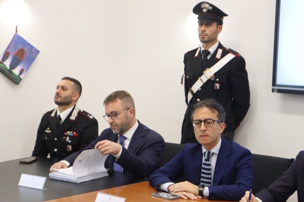 arresti carabinieri blitz cosca labate