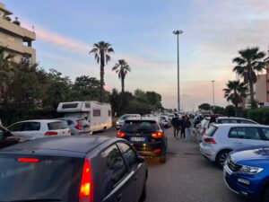 caos parcheggi via argine destro annunziata