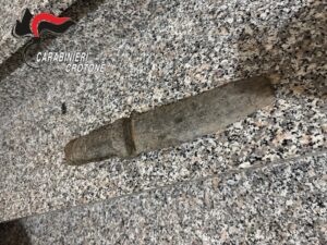 carabinieri crotone reperto archeologico