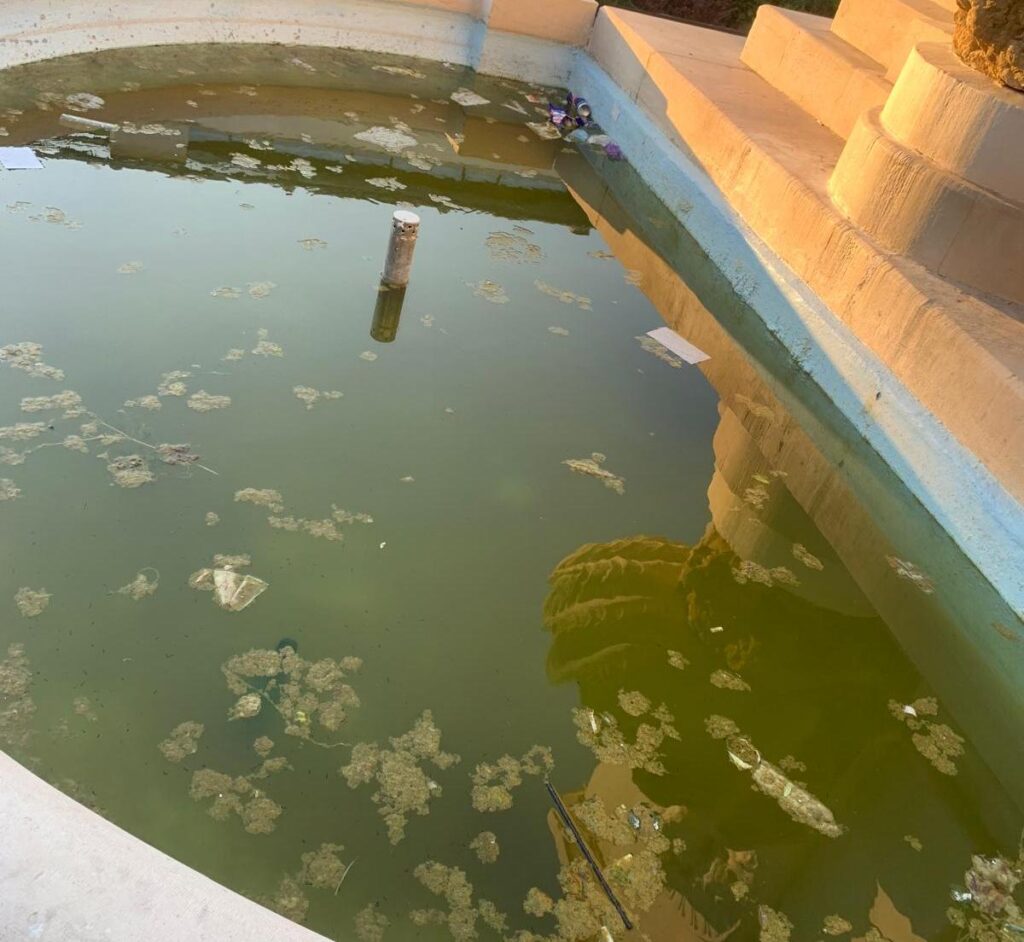 degrado Piazza De Nava