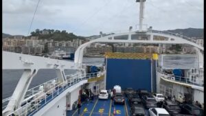 disagi nave traghetto