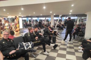 giocatori spezia bloccati in aeroporto a Pisa