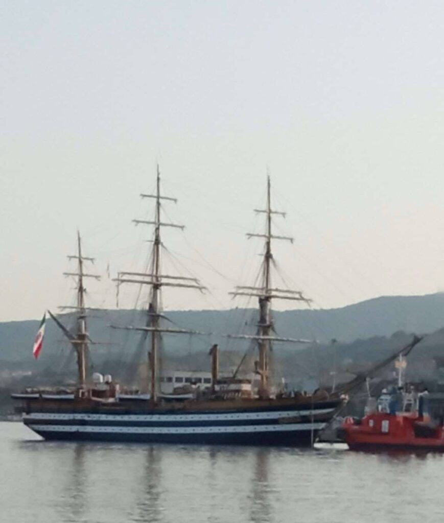 nave amerigo vespucci