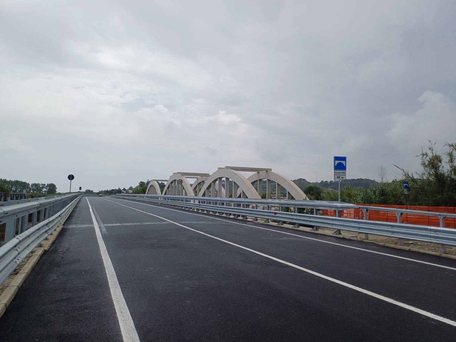 nuovo ponte sul fiume Assi