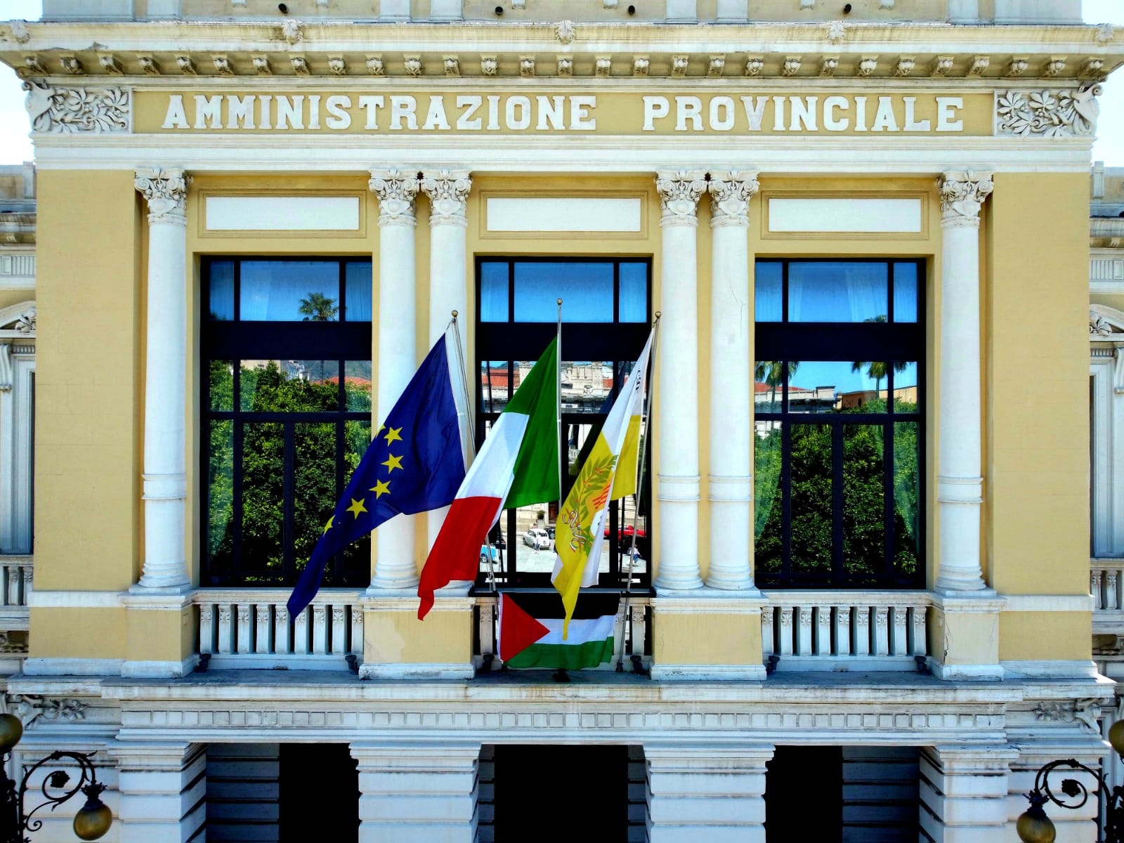palazzo alvaro bandiera palestina