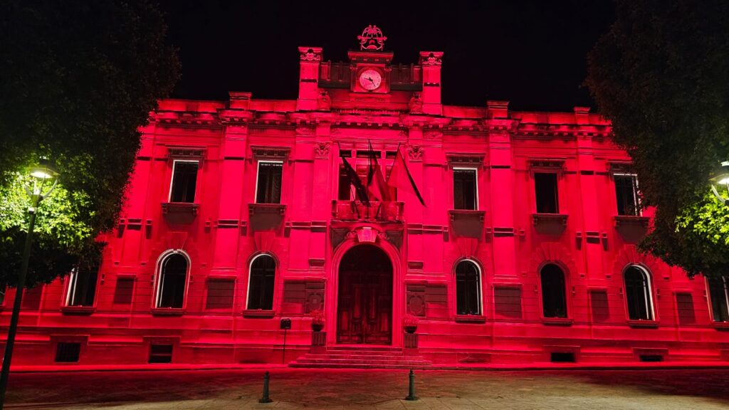 palazzo san giorgio in rosso - sclerosi multipla