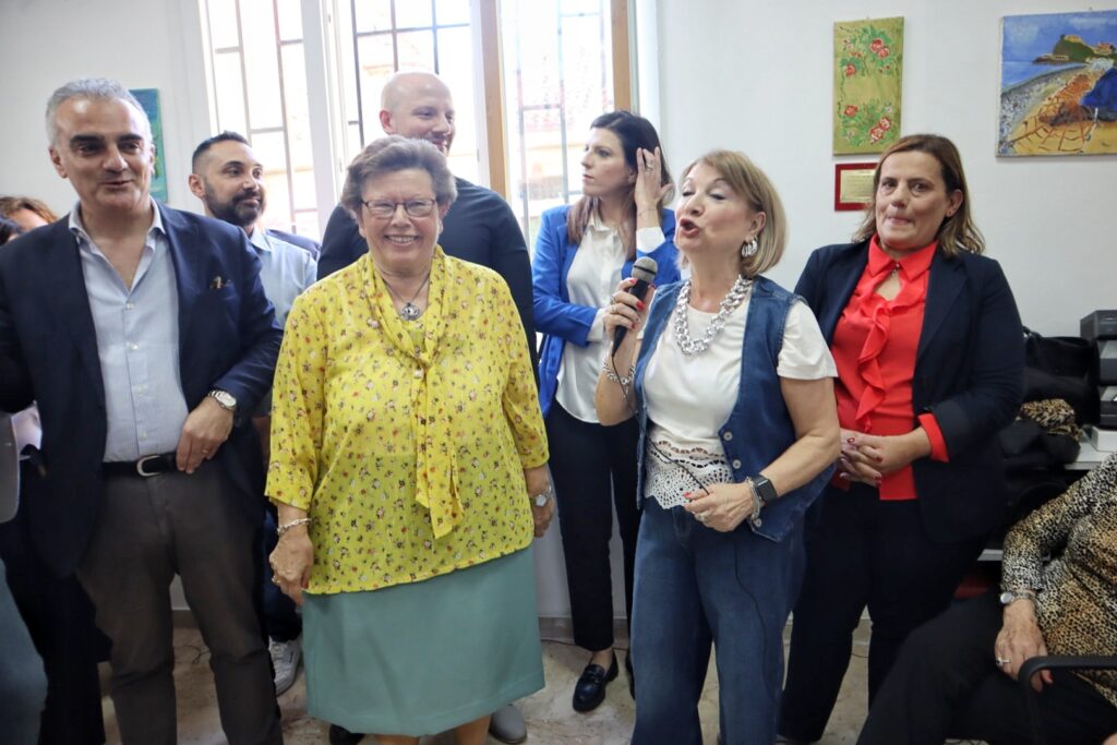 riapertura centro sociale sbarre