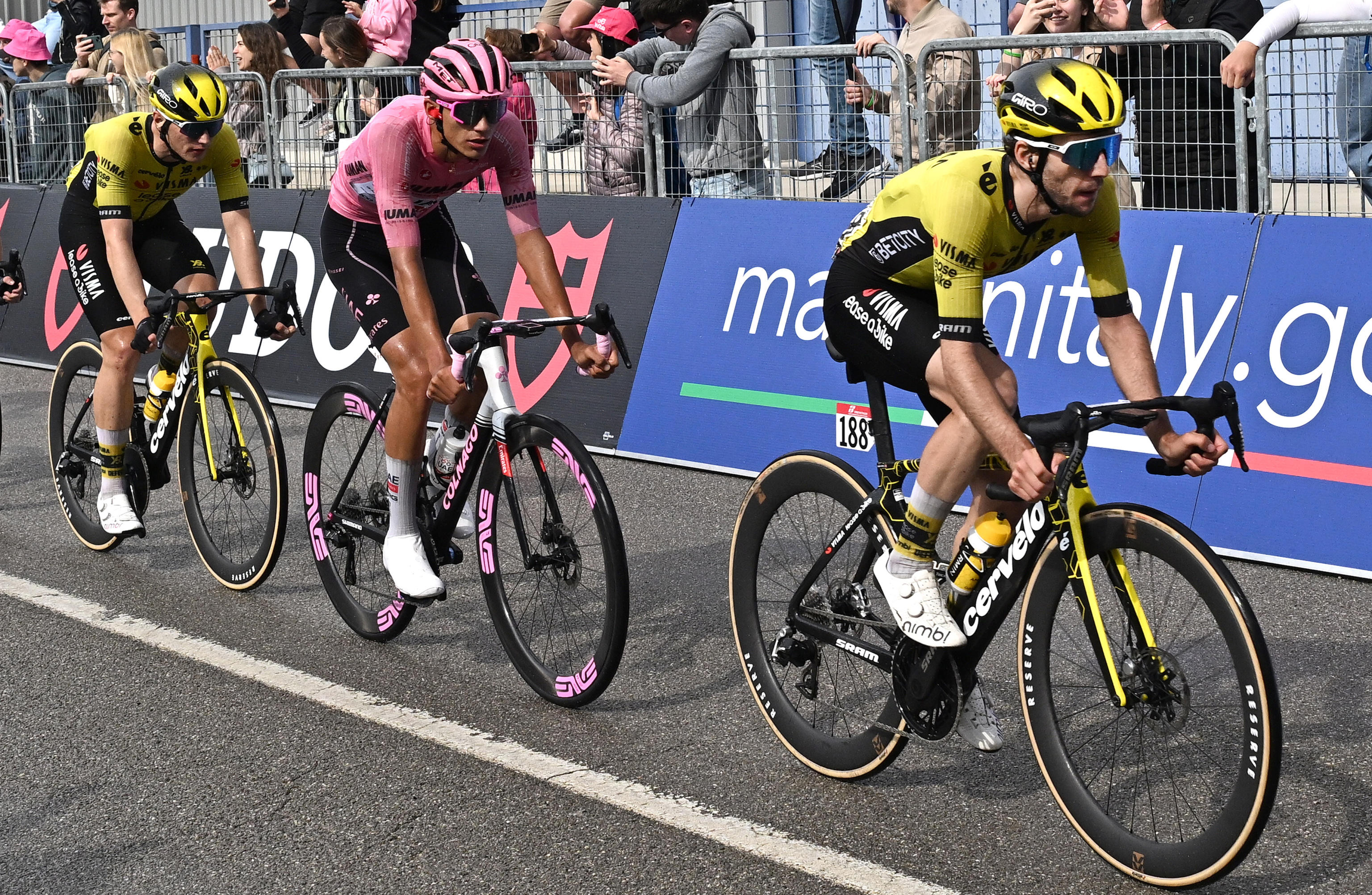 simon yates isaac del toro