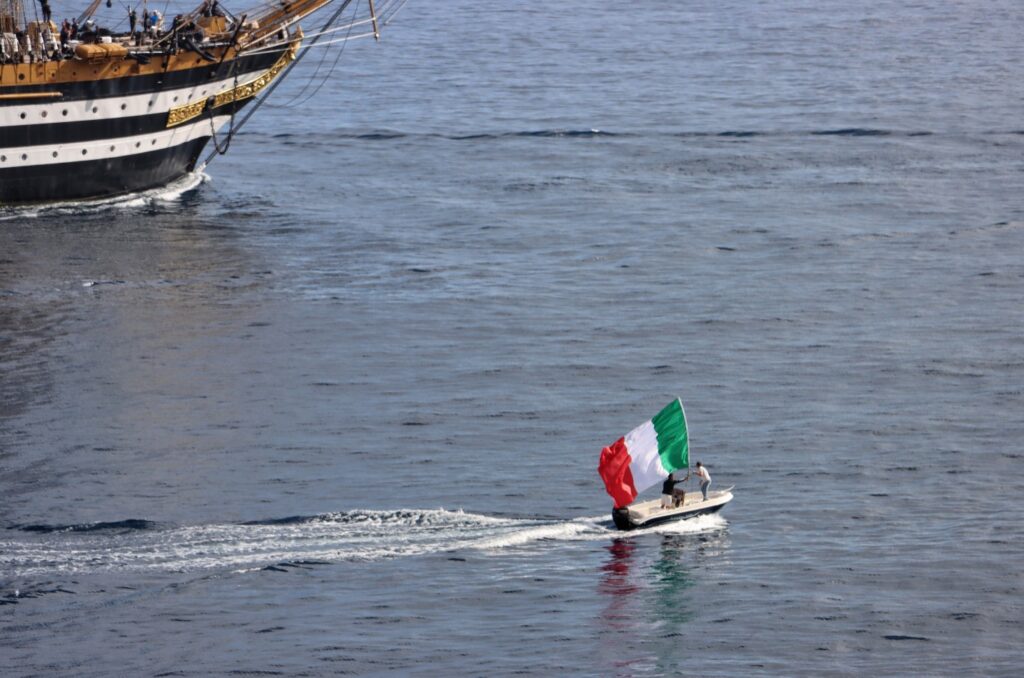 vespucci saluta reggio calabria e lo stretto