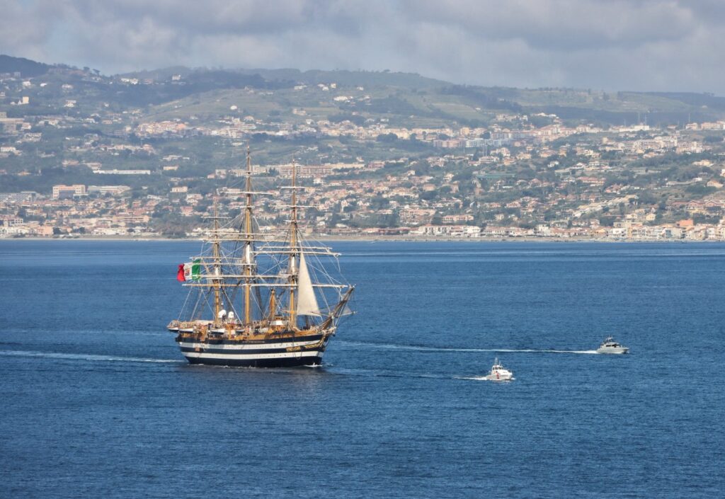 vespucci saluta reggio calabria e lo stretto