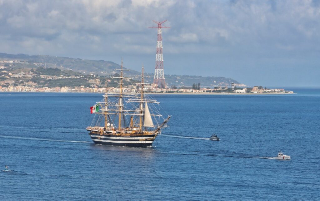 vespucci saluta reggio calabria e lo stretto