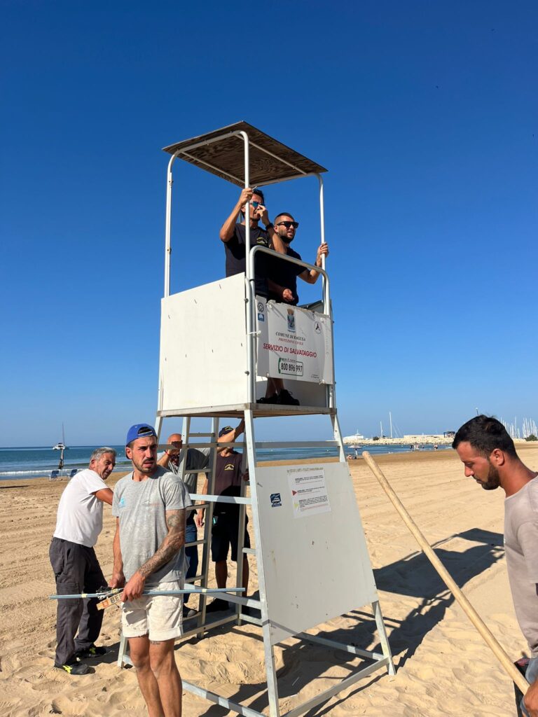 sevizio di salvataggio a mare