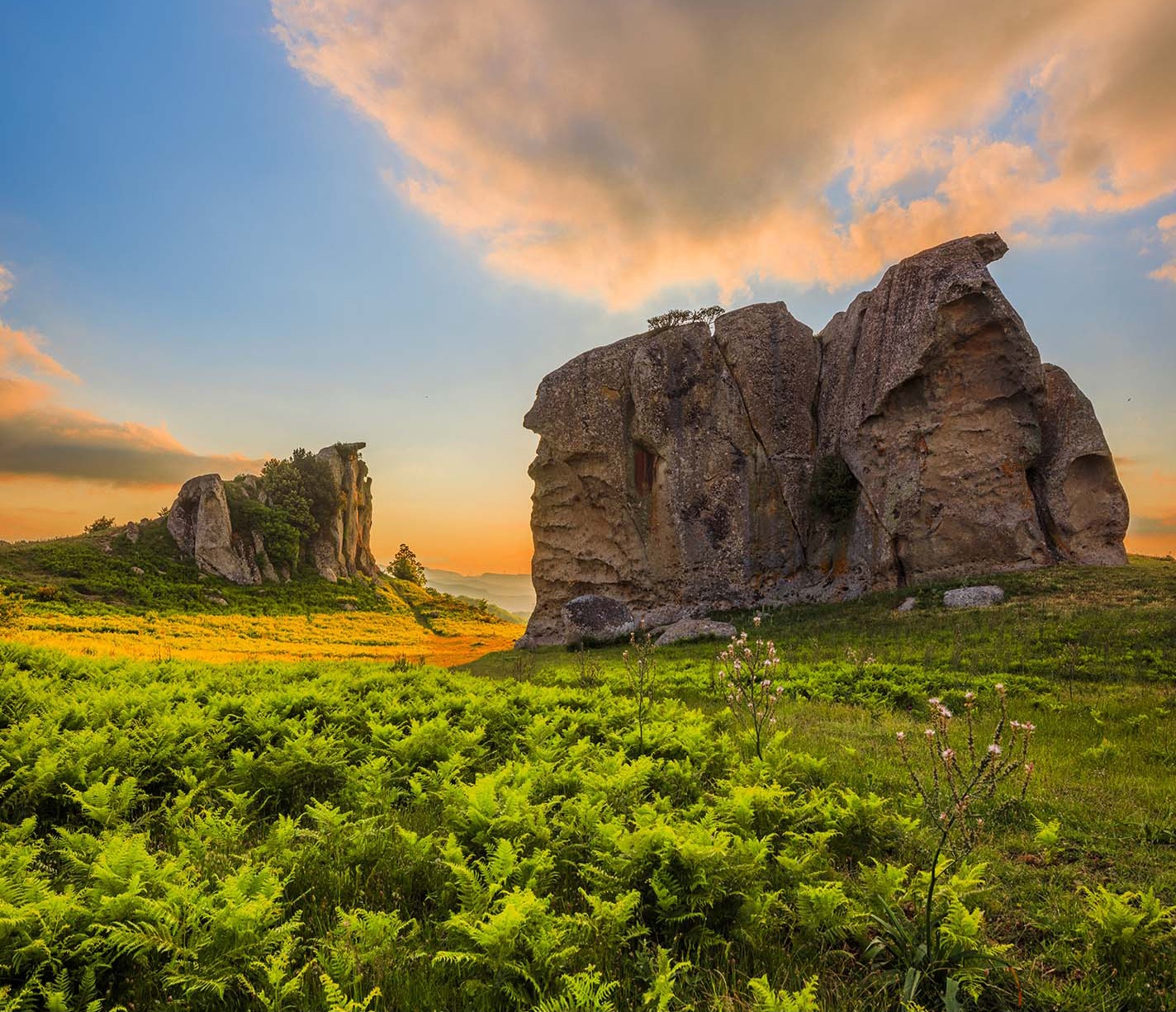 Altopiano dell'Argimusco, Megaliti