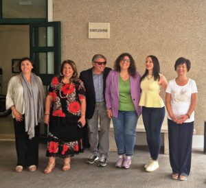 La direttrice del carcere insieme alle presidente del Soroptimist e ai musicisti